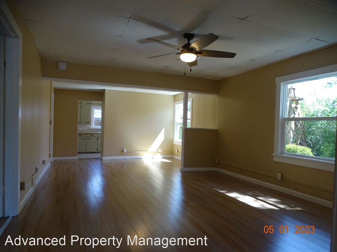 Foto principal - 2 br, 1.5 bath House - 129 East E St