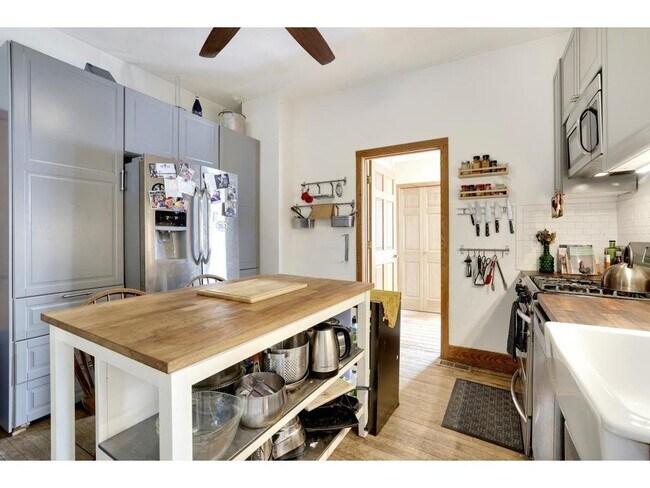 Foto del edificio - 809 W 28th St