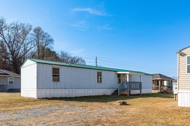 Building Photo - 10 Avery Wood Dr