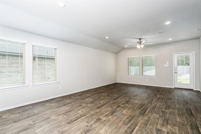 Foto del edificio - 14092 Crystal Cave Ln