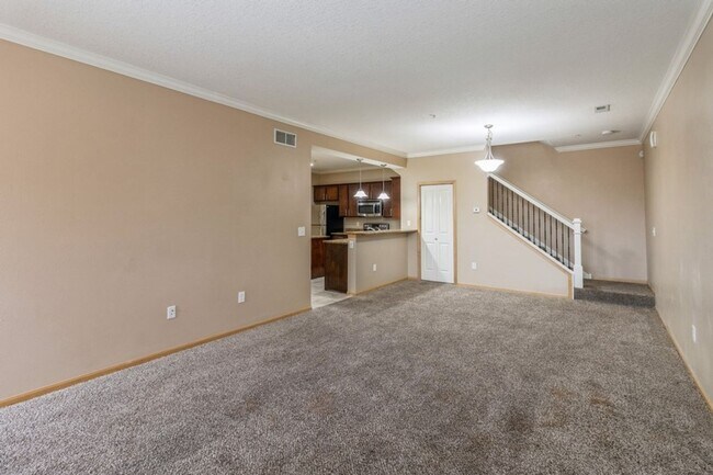 Foto del edificio - 3 Bedroom 2.5 Bath Townhome. Waukee Schools!!