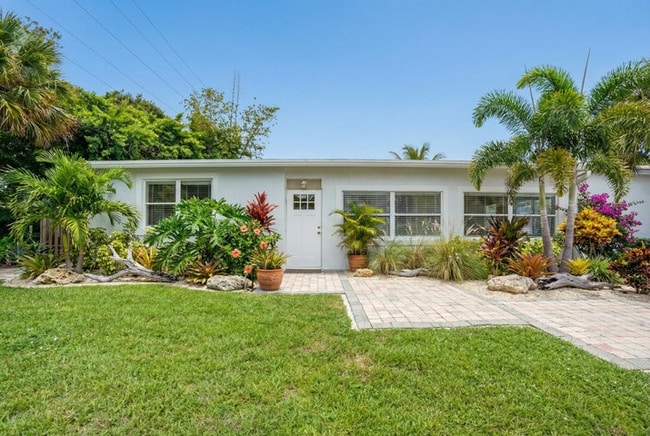 Photo - 1205 S Lake Dr House