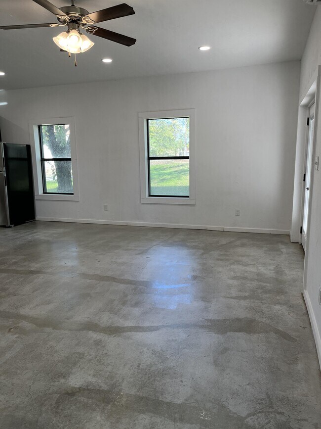 Foto del edificio - 16026 County Rd 3541