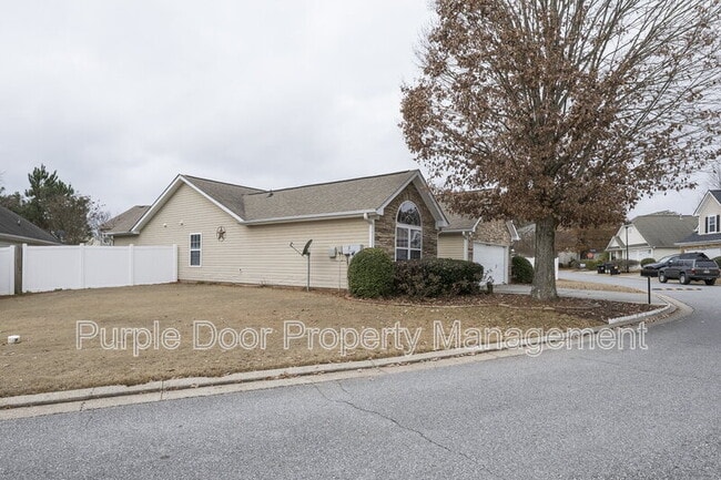 Building Photo - 507 Highland Falls Dr