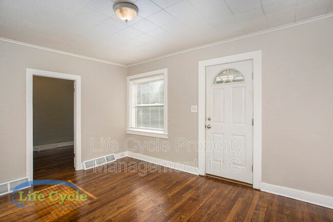 Building Photo - 243 Michigan St NW