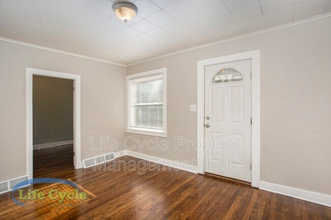 Foto del edificio - 243 Michigan St NW