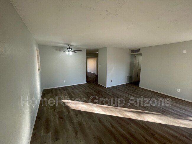 Building Photo - 5607 N 31st Ln