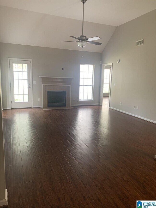 Foto del edificio - 512 Camden Cove Cir