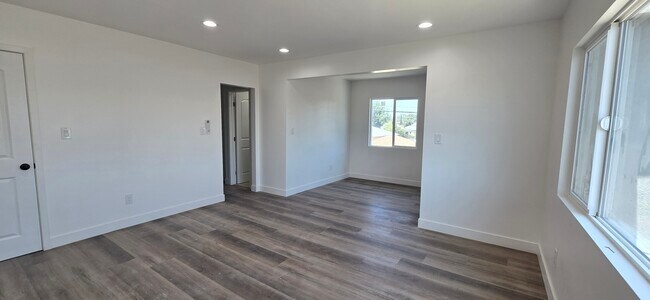 Foto del edificio - 833 E 92nd St