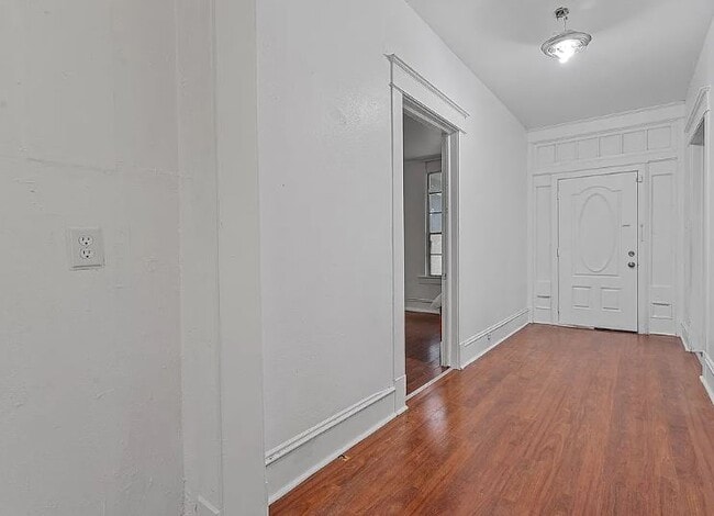 Building Photo - 1204 J J Flewellen Rd