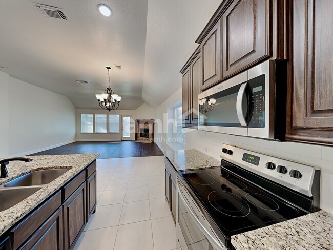 Building Photo - 215 Buckskin Dr
