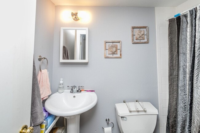 Foto del edificio - 108 S College Ave