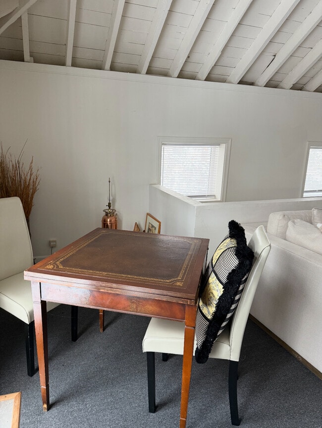 Building Photo - 3043 Wold Ave