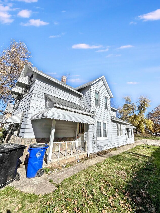 Foto principal - 3295 W 46th St