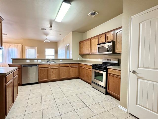 Building Photo - 9600 Palm Valley Dr