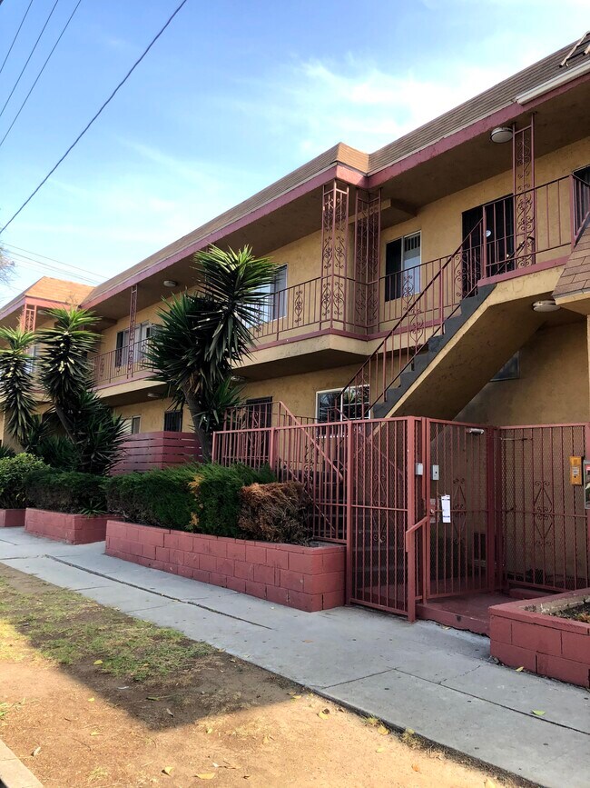 Building Photo - 4006 East Blvd