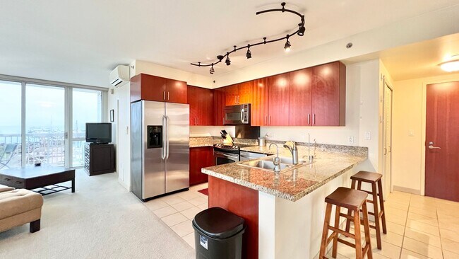 Foto del edificio - FULLY FURNISHED 2 BEDROOM UNIT IN KAKAAKO