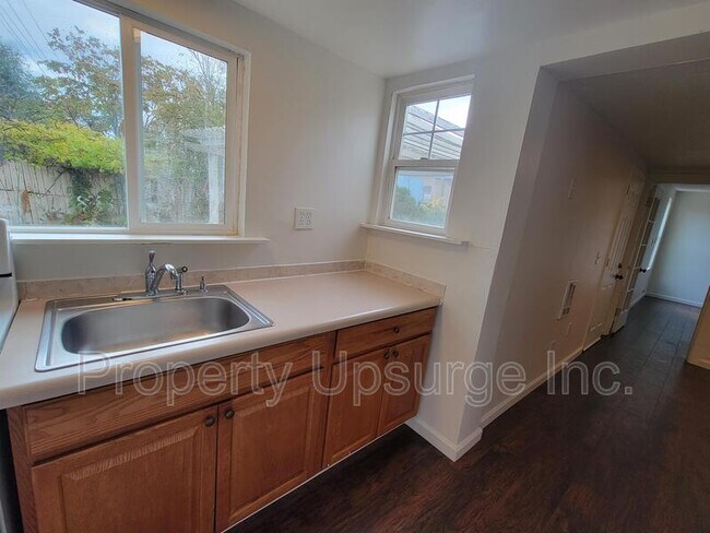 Foto del edificio - 213 E 15th St