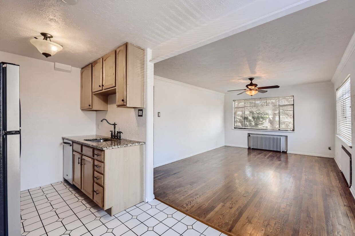 Foto principal - Cozy 1 Bed/1 Bath Near The Heart of Denver!!