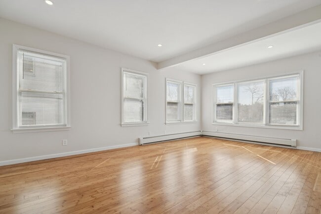 Building Photo - 403 Abington Ave