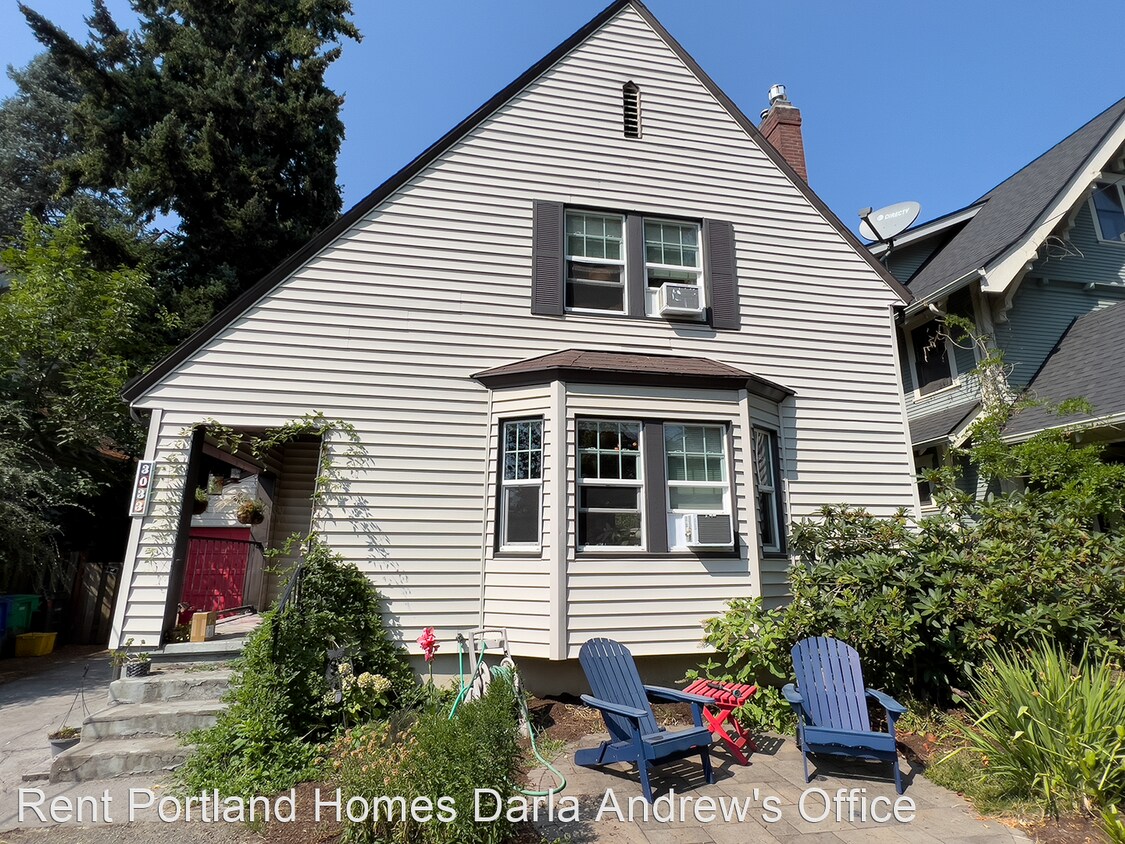 Primary Photo - 2 br, 1 bath House - 3033 NE 11th Avenue
