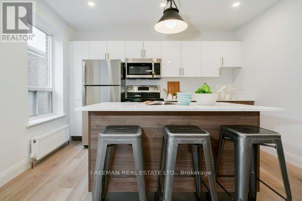 Photo du bâtiment - 2707 Yonge St