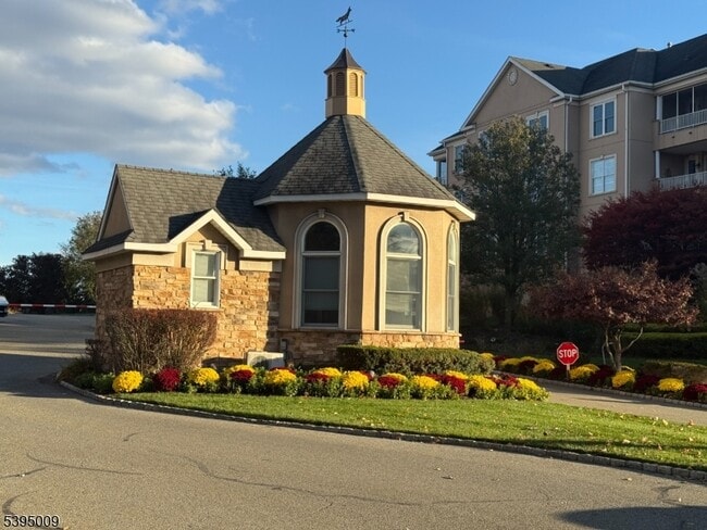 Foto del edificio - 3102 Cleveland Ln