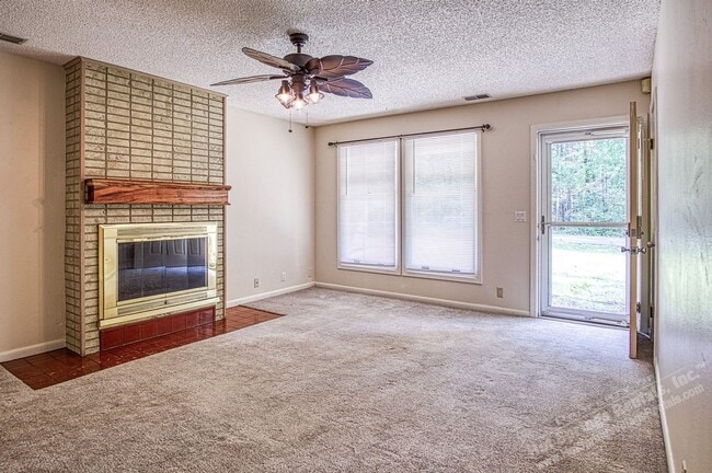 Building Photo - Central Hot Springs Village/Home/Unfurnished