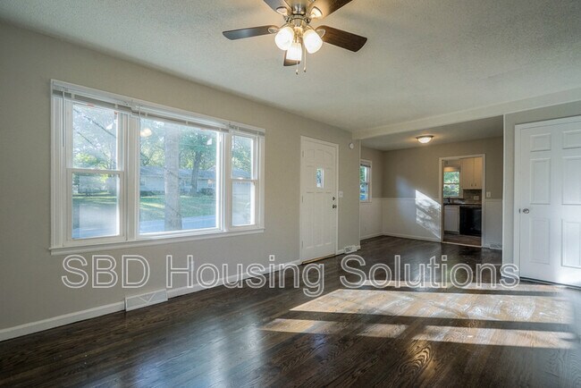 Foto del edificio - 5405 Woodson Rd