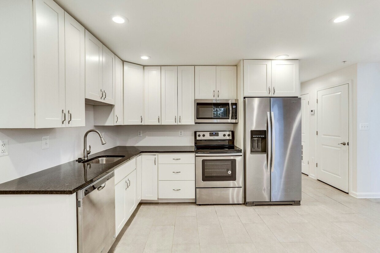 Primary Photo - 730 Taylor St NW