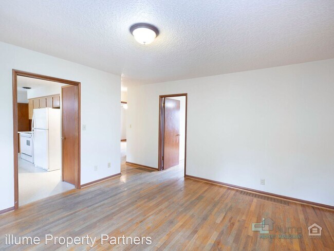 Building Photo - 2 br, 1 bath House - 6815 E Burnside St