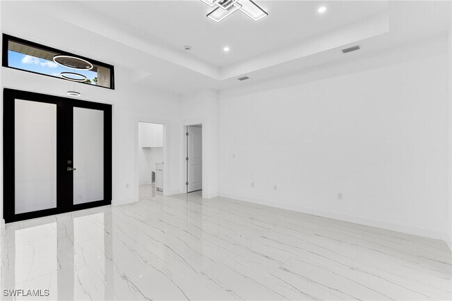 Building Photo - 809 Andover Ave S