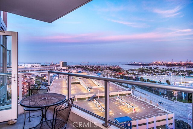 Foto principal - 411 W Seaside Way