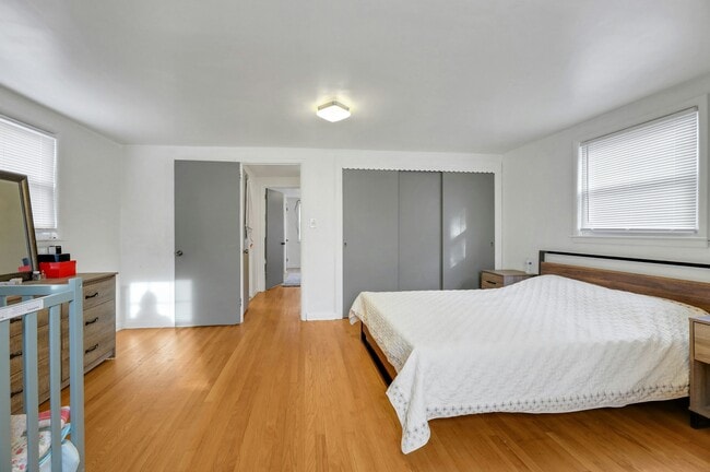 Building Photo - 188 Luddington Ave