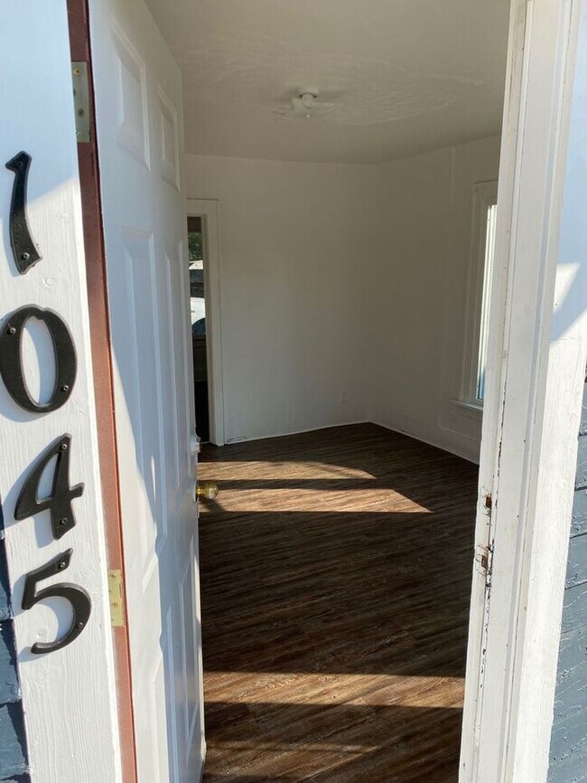 Building Photo - 1045 E Center Street -- Studio unit available