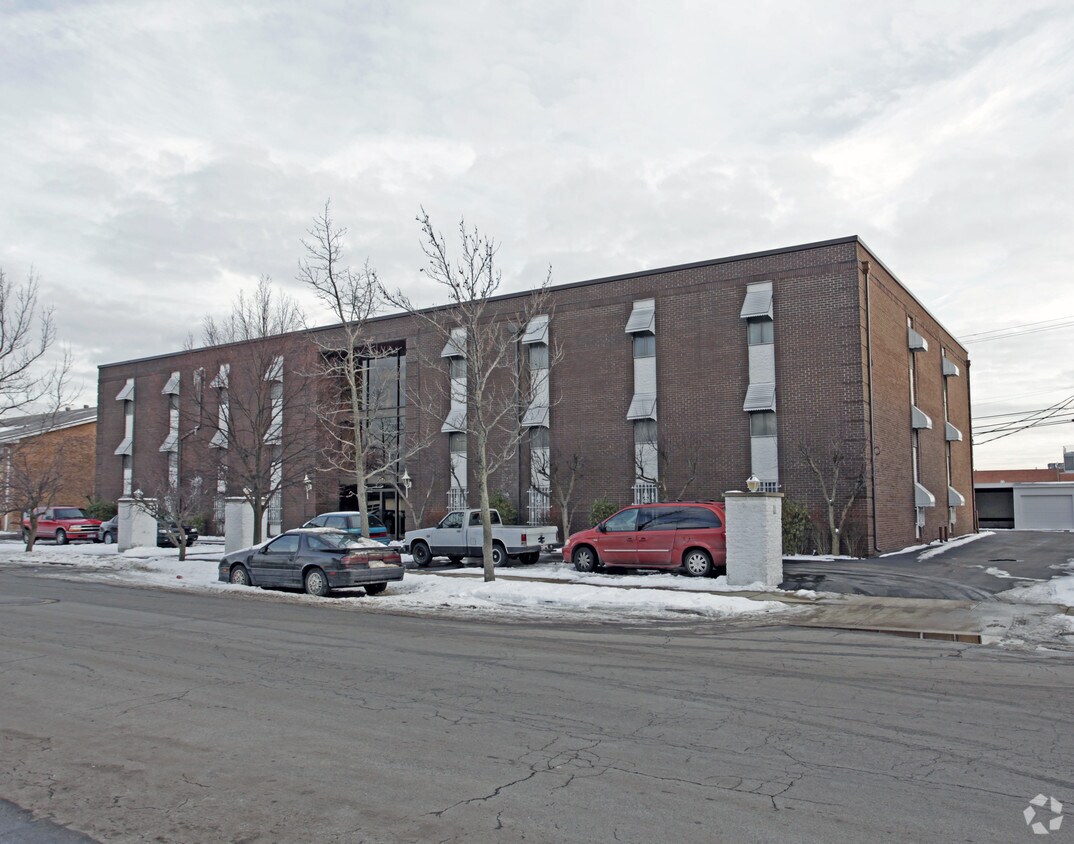 3050 Valerie Arms Dr, Dayton, OH 45405 Apartments in Dayton, OH