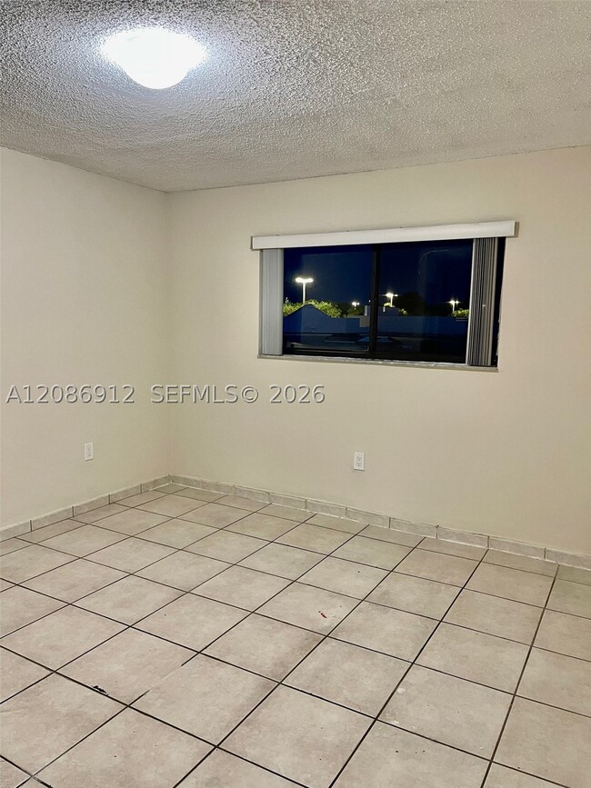 Building Photo - 5825 W 25th Ct