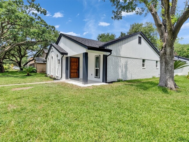 Building Photo - 11402 Ash Creek Dr