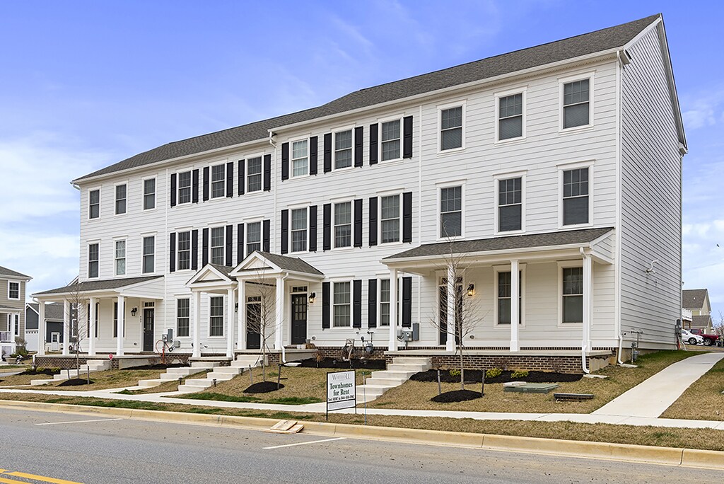 975 Lorewood Grove Rd, Middletown, DE 19709 Townhome Rentals in Middletown DE