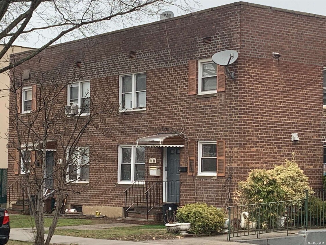 4317 194th St Unit 1st FL, Queens, NY 11358 Room for Rent in Queens, NY