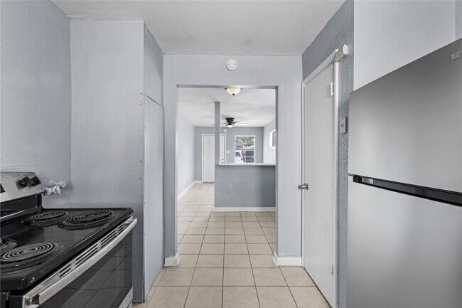 Foto del edificio - 5722 Pickfair St