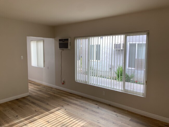 Living Room - 269 W Elm Ave