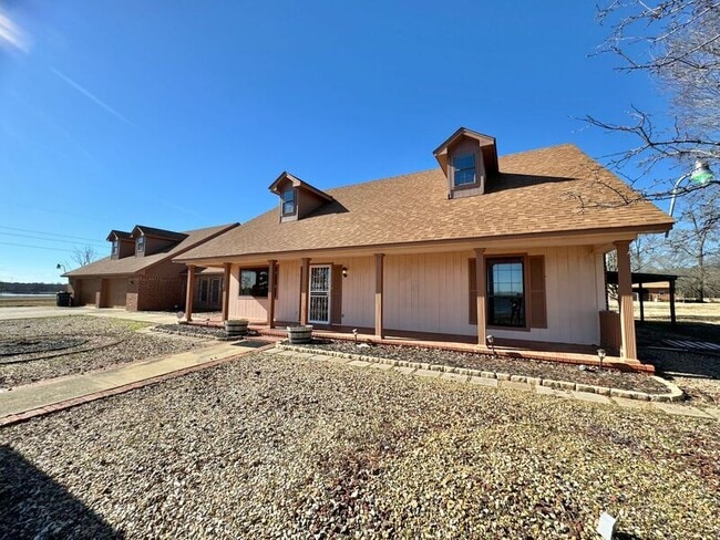 Building Photo - 30 Oakridge Cir