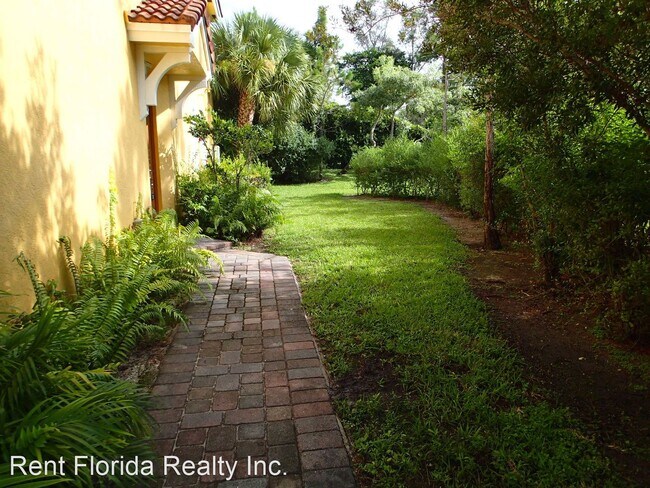 Building Photo - 3 br, 2.5 bath House - 925 Pipers Cay Drive