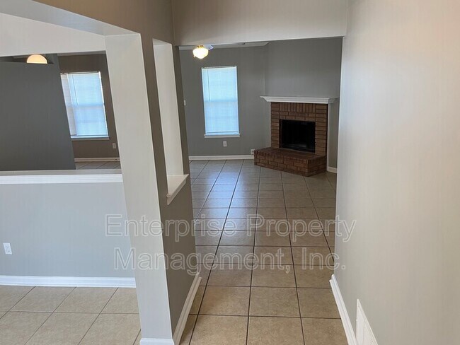 Foto del edificio - 6384 Meadow Cross Cove