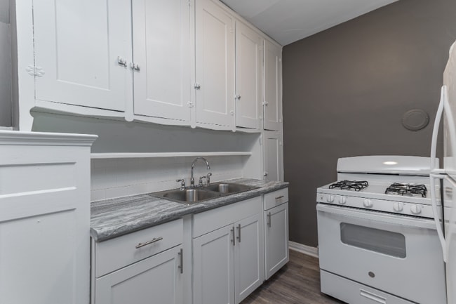 Photo - 1389-1393 Geil Ave Apartment