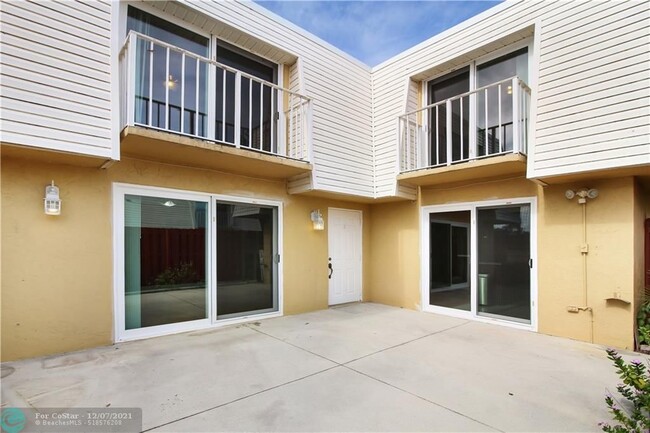 Foto del edificio - 22208 Boca Rancho Dr