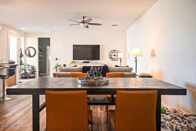 Foto del edificio - 1250 Abbey Ln