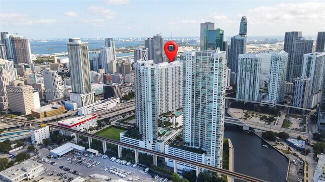 Foto del edificio - 350 S Miami Ave