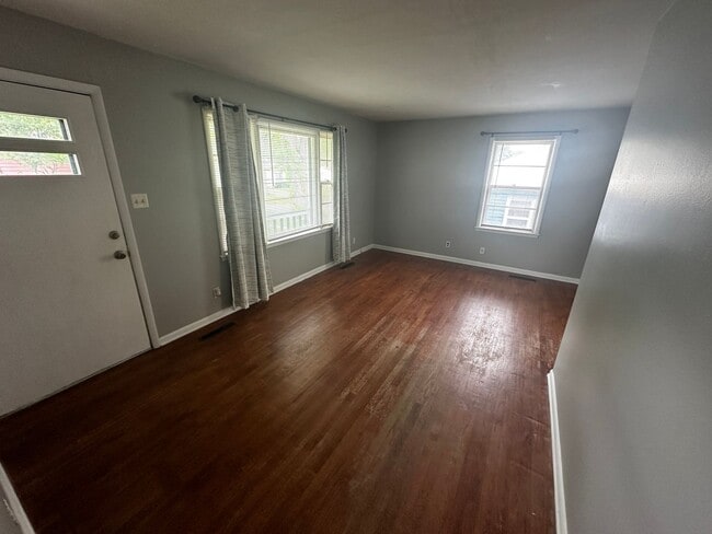 Building Photo - 3404 Doniphan Ave